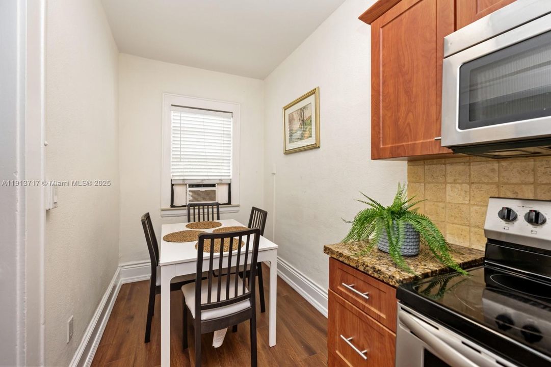 For Sale: $199,000 (0 beds, 1 baths, 351 Square Feet)