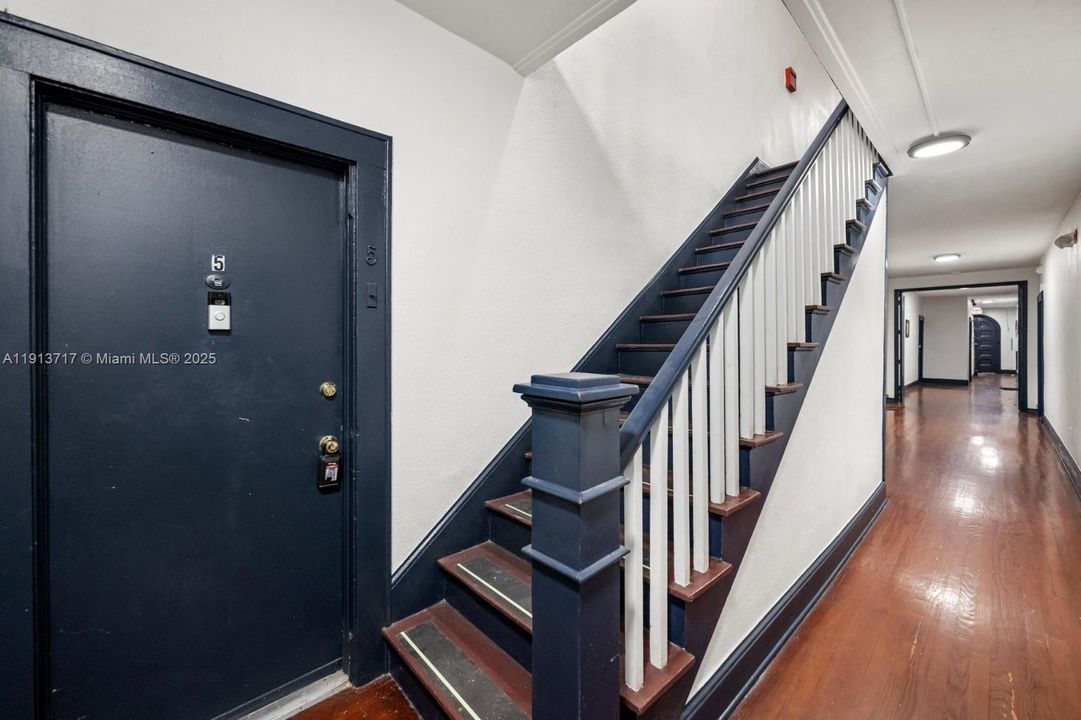 For Sale: $199,000 (0 beds, 1 baths, 351 Square Feet)