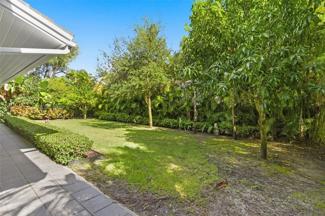 For Sale: $1,650,000 (3 beds, 2 baths, 1718 Square Feet)