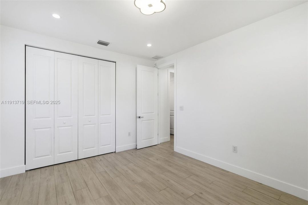 For Sale: $1,650,000 (3 beds, 2 baths, 1718 Square Feet)