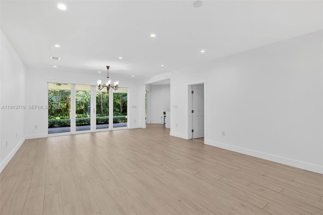 For Sale: $1,650,000 (3 beds, 2 baths, 1718 Square Feet)