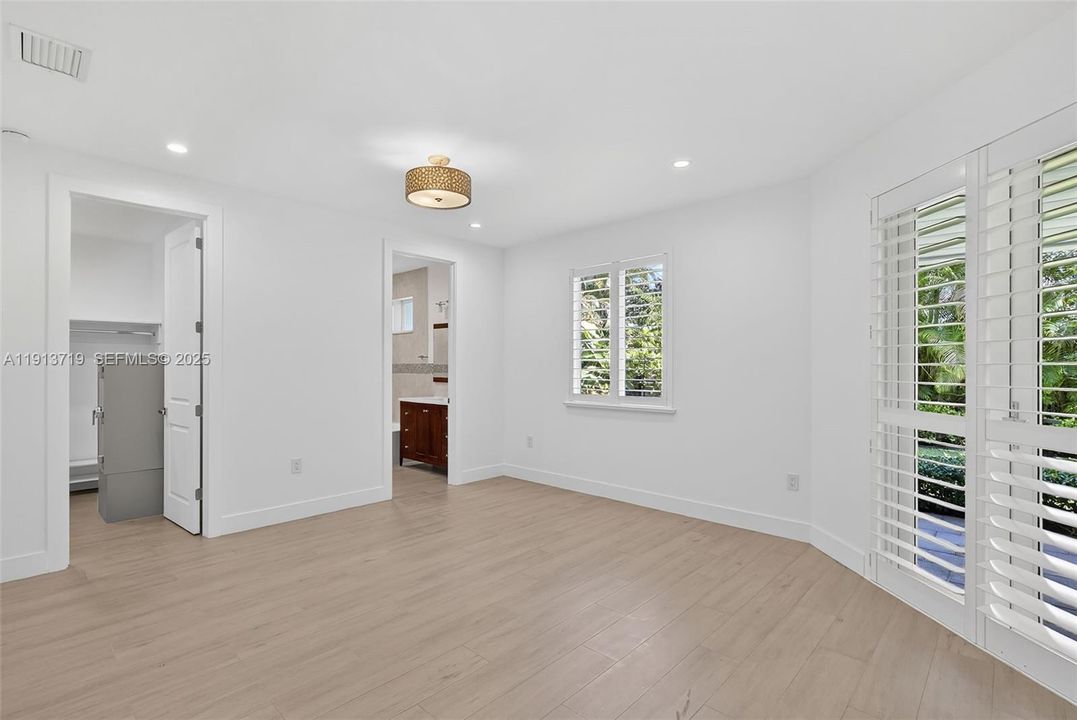 For Sale: $1,650,000 (3 beds, 2 baths, 1718 Square Feet)