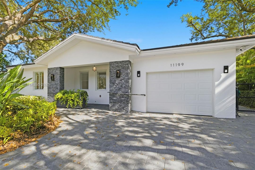 For Sale: $1,650,000 (3 beds, 2 baths, 1718 Square Feet)