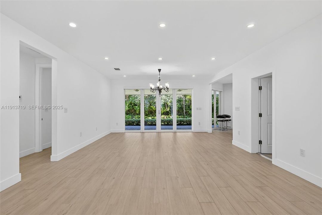 For Sale: $1,650,000 (3 beds, 2 baths, 1718 Square Feet)