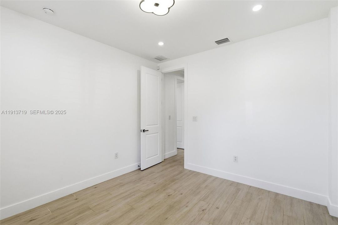 For Sale: $1,650,000 (3 beds, 2 baths, 1718 Square Feet)