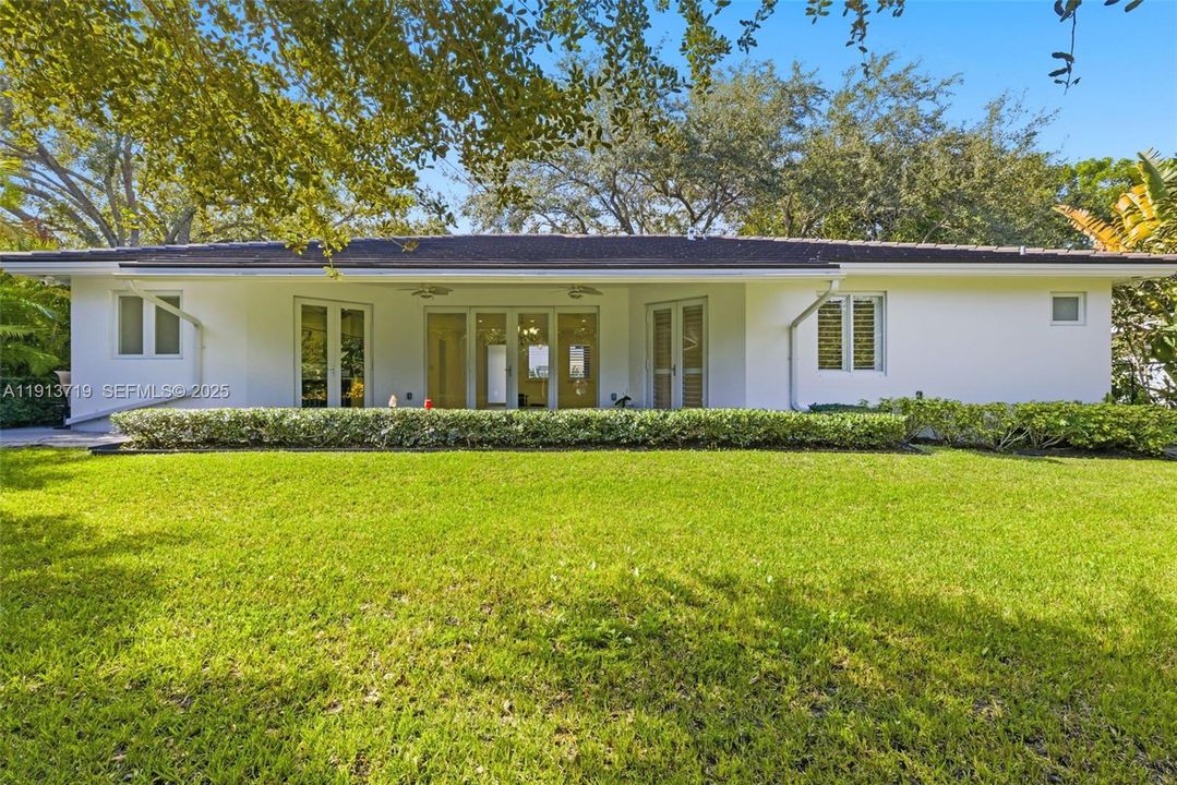 For Sale: $1,650,000 (3 beds, 2 baths, 1718 Square Feet)