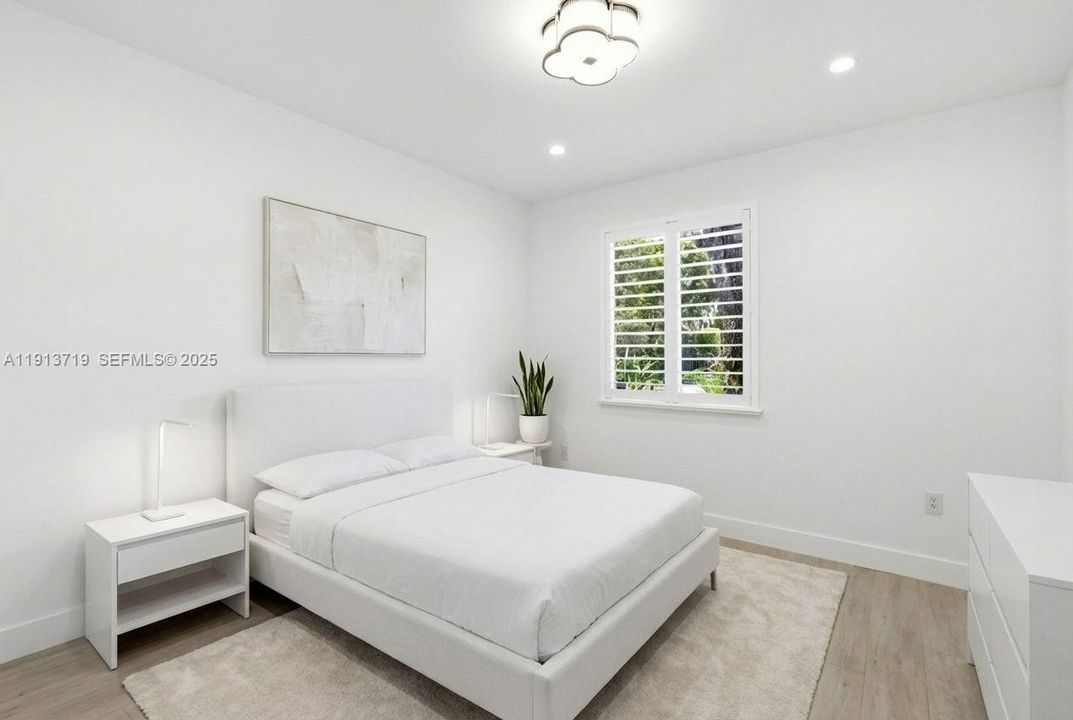 For Sale: $1,650,000 (3 beds, 2 baths, 1718 Square Feet)