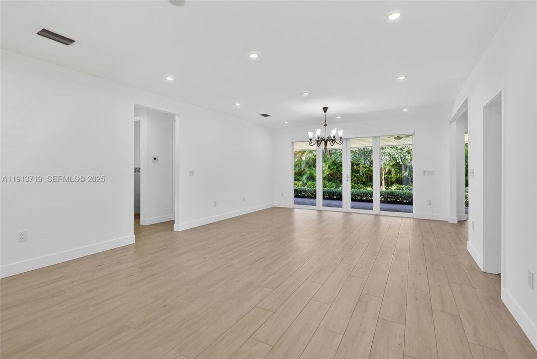 For Sale: $1,650,000 (3 beds, 2 baths, 1718 Square Feet)