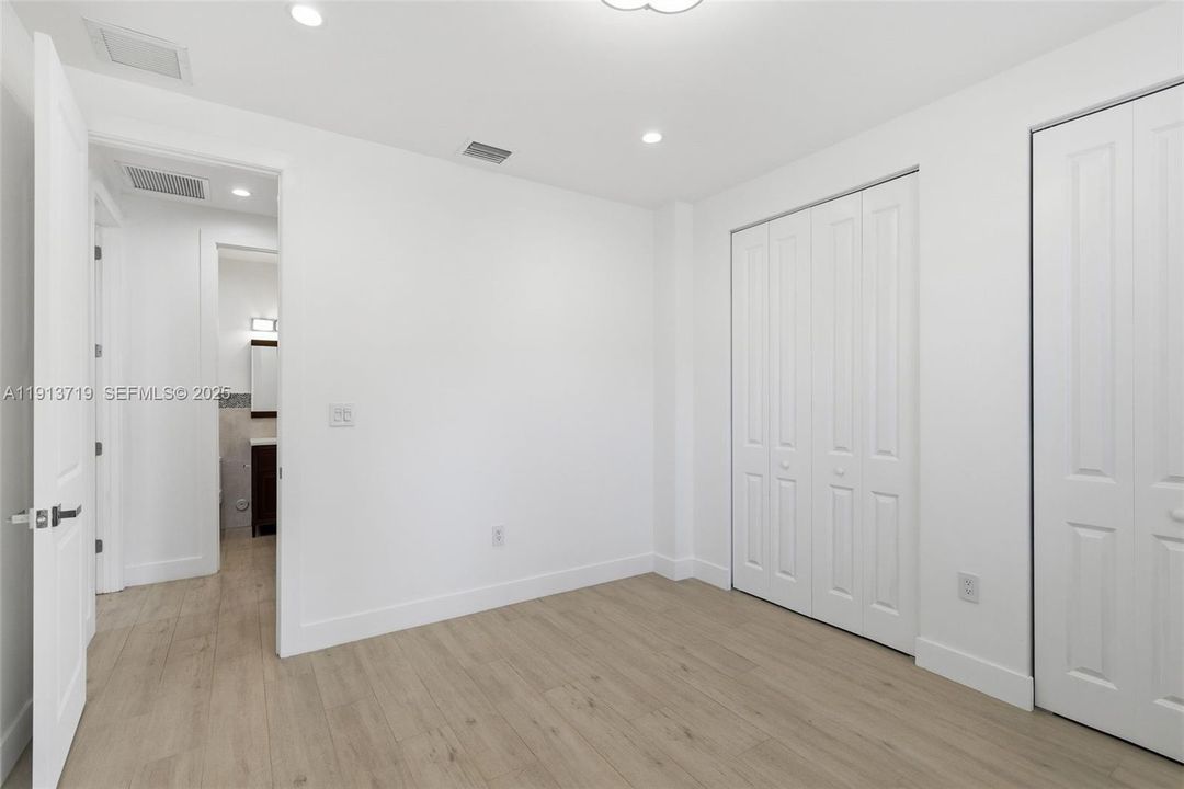 For Sale: $1,650,000 (3 beds, 2 baths, 1718 Square Feet)