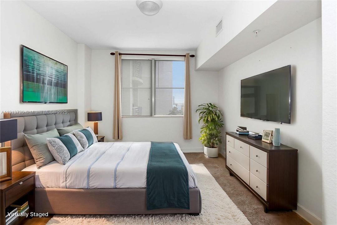 For Rent: $2,000 (1 beds, 1 baths, 690 Square Feet)