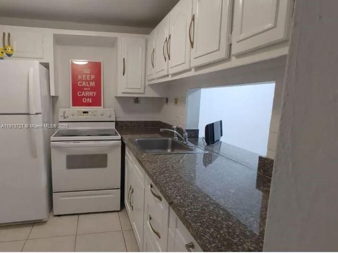 For Sale: $195,000 (1 beds, 1 baths, 778 Square Feet)