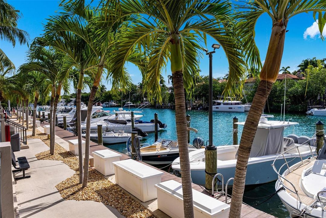 En Venta: $939,000 (2 camas, 2 baños, 1570 Pies cuadrados)