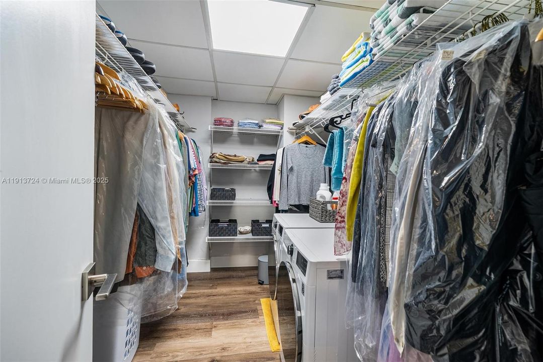 En Venta: $939,000 (2 camas, 2 baños, 1570 Pies cuadrados)