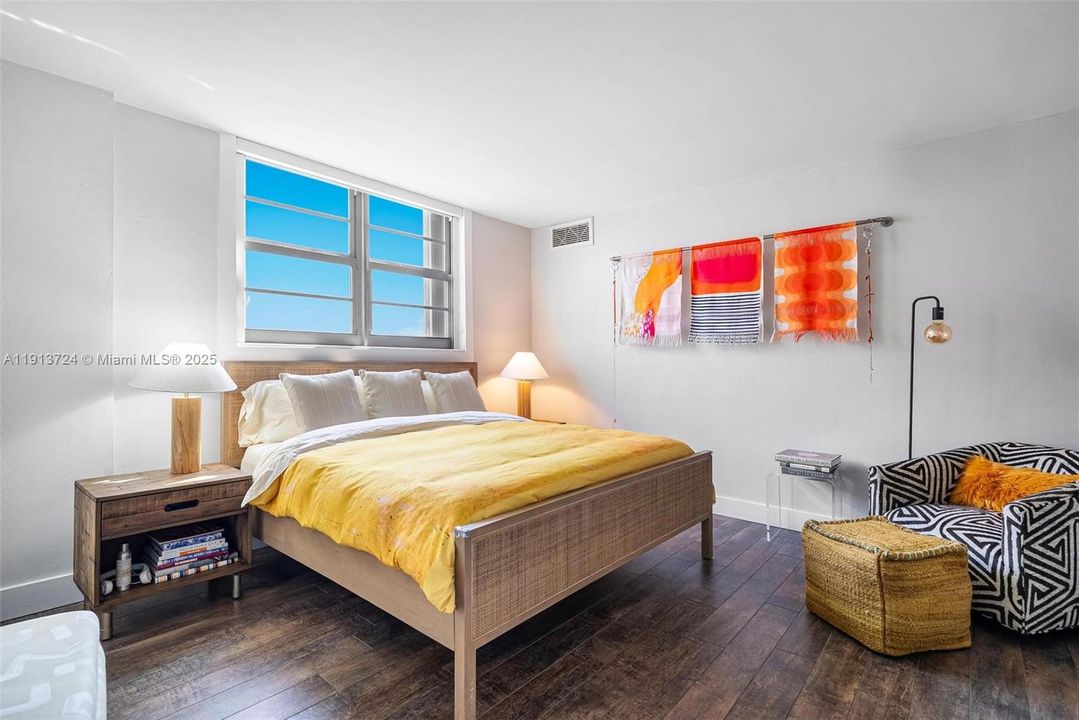 En Venta: $939,000 (2 camas, 2 baños, 1570 Pies cuadrados)