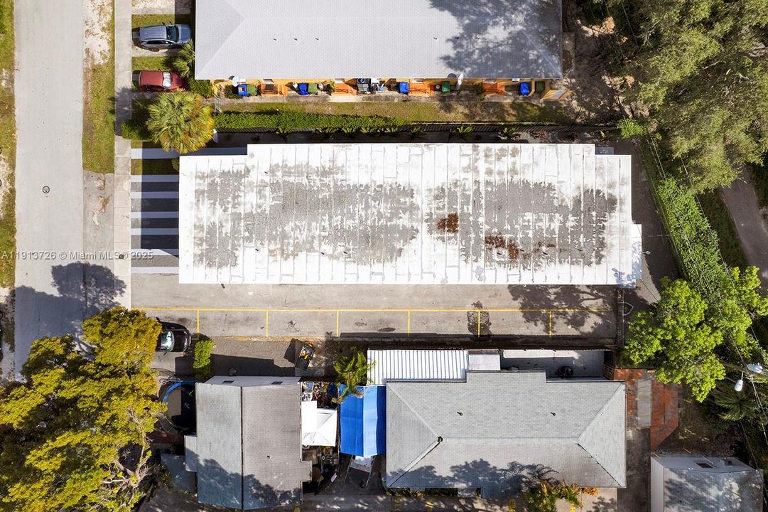 Recently Rented: $2,450 (2 beds, 2 baths, 900 Square Feet)