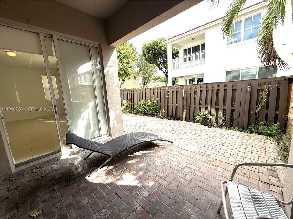 Fence is being replaced for new one.