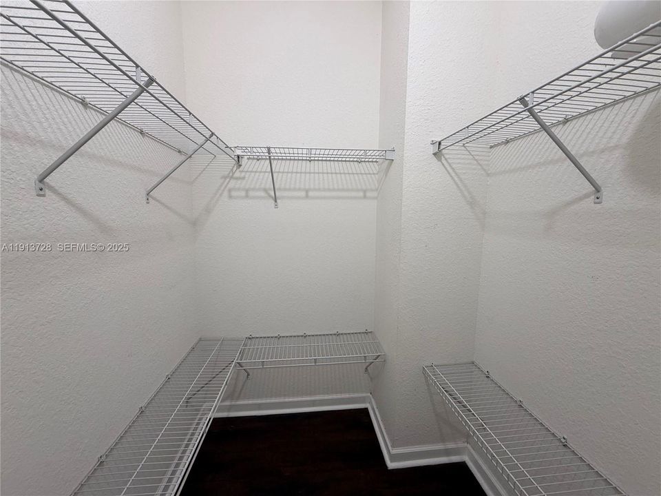 出租: $4,000 (3 贝兹, 2 浴室, 2014 平方英尺)