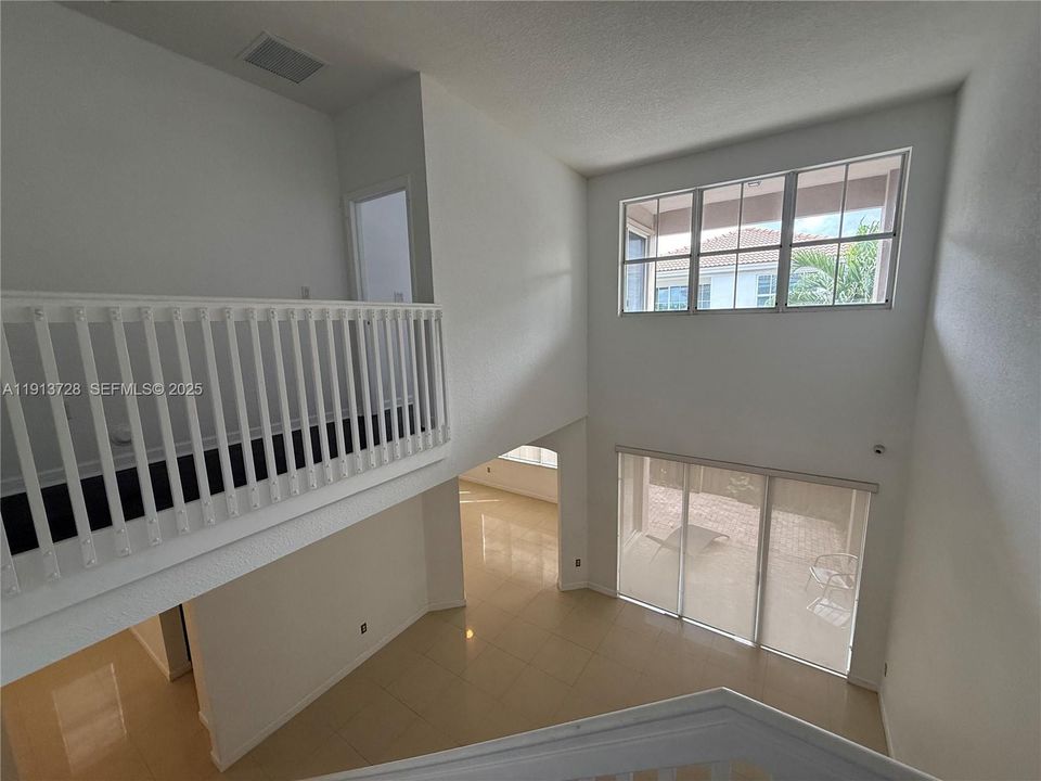 出租: $4,000 (3 贝兹, 2 浴室, 2014 平方英尺)