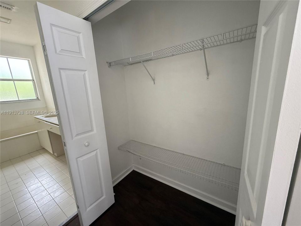 出租: $4,000 (3 贝兹, 2 浴室, 2014 平方英尺)