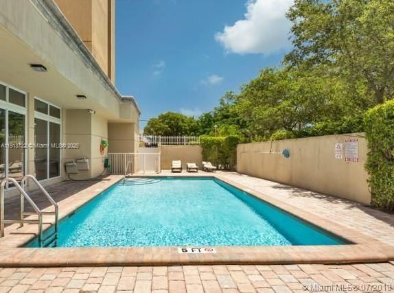 For Rent: $3,200 (2 beds, 2 baths, 1241 Square Feet)