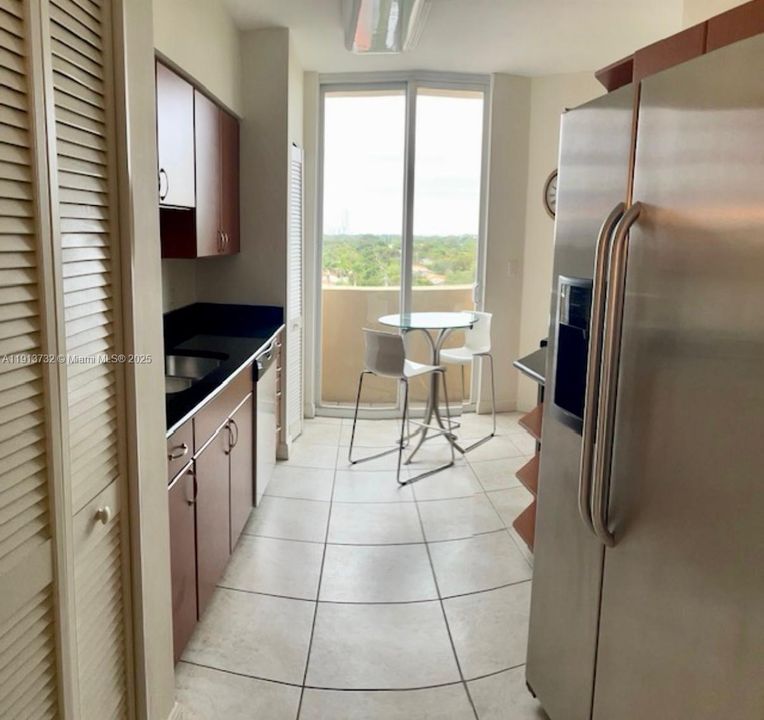For Rent: $3,200 (2 beds, 2 baths, 1241 Square Feet)