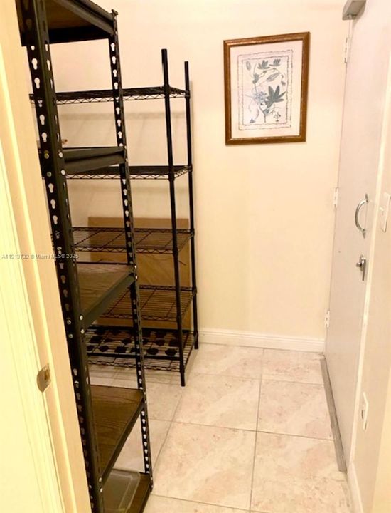 For Rent: $3,200 (2 beds, 2 baths, 1241 Square Feet)