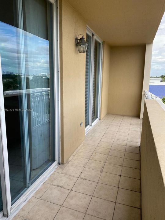 For Rent: $3,200 (2 beds, 2 baths, 1241 Square Feet)