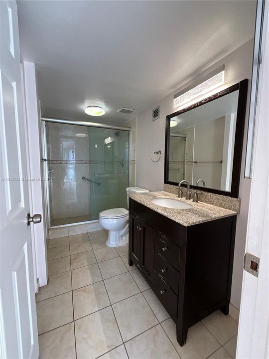 Active With Contract: $388,000 (2 beds, 2 baths, 990 Square Feet)