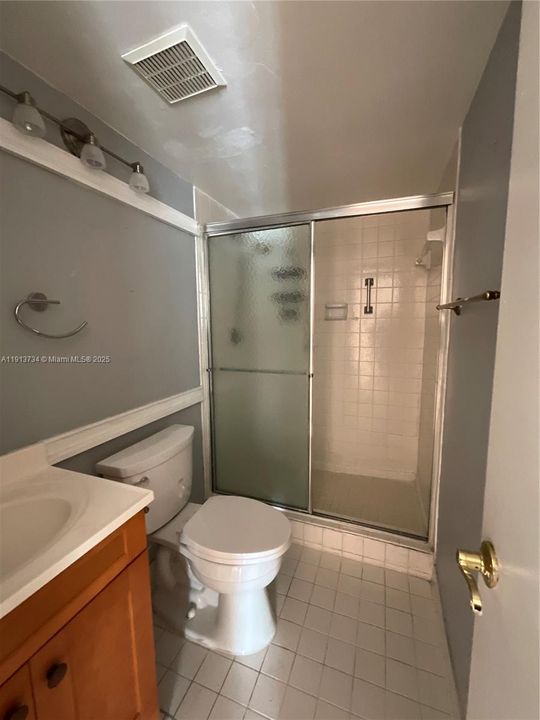 Active With Contract: $388,000 (2 beds, 2 baths, 990 Square Feet)