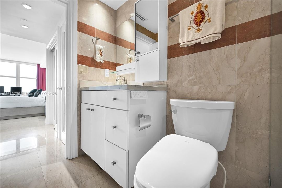 En Venta: $785,000 (1 camas, 2 baños, 930 Pies cuadrados)