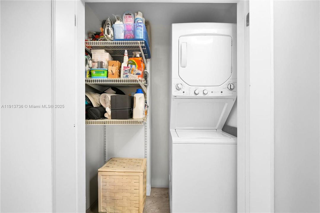 En Venta: $785,000 (1 camas, 2 baños, 930 Pies cuadrados)