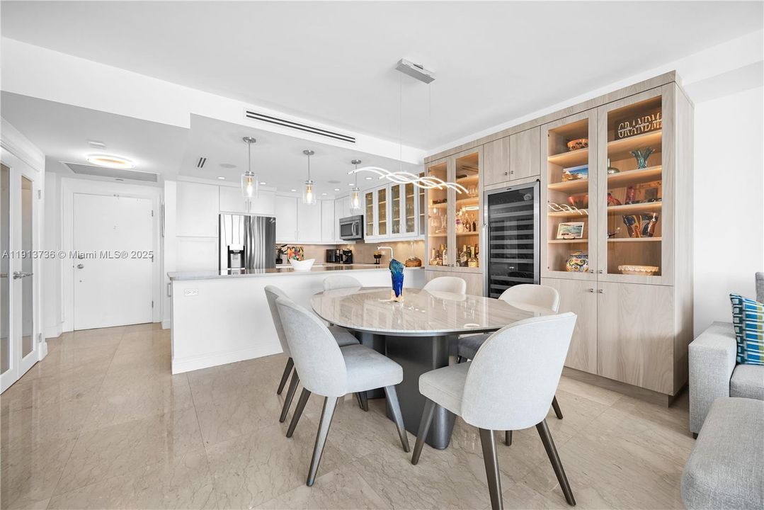 En Venta: $785,000 (1 camas, 2 baños, 930 Pies cuadrados)