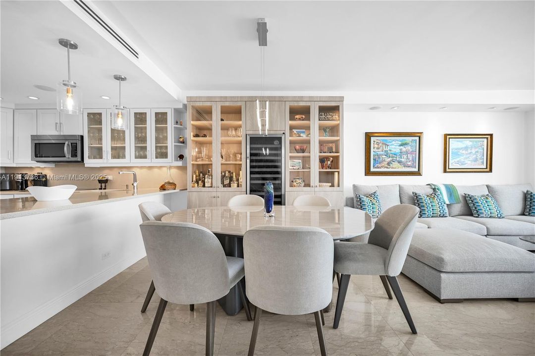 En Venta: $785,000 (1 camas, 2 baños, 930 Pies cuadrados)