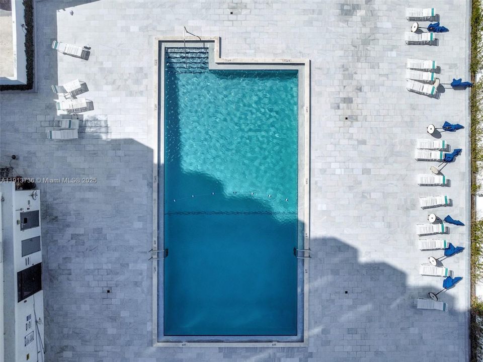 En Venta: $785,000 (1 camas, 2 baños, 930 Pies cuadrados)