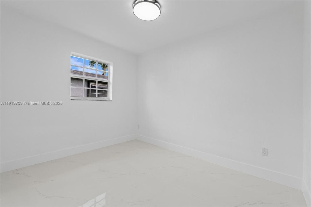 Active With Contract: $529,900 (5 beds, 3 baths, 1516 Square Feet)