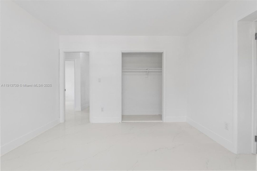 Active With Contract: $529,900 (5 beds, 3 baths, 1516 Square Feet)