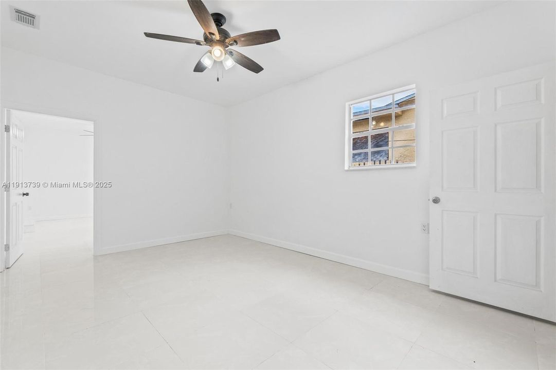 Active With Contract: $529,900 (5 beds, 3 baths, 1516 Square Feet)