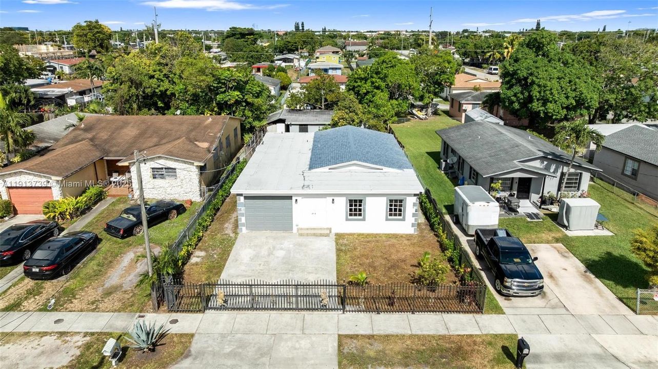 Active With Contract: $529,900 (5 beds, 3 baths, 1516 Square Feet)