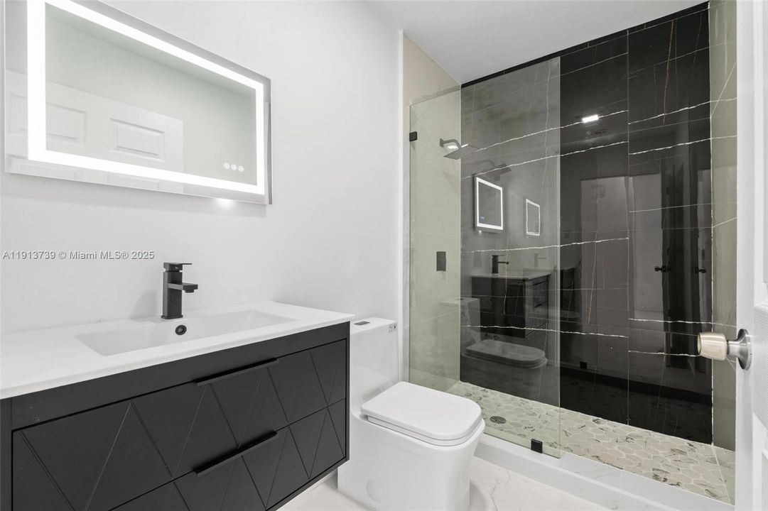 Active With Contract: $529,900 (5 beds, 3 baths, 1516 Square Feet)