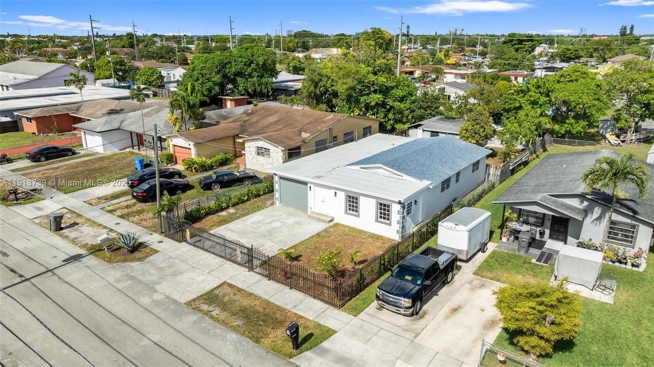 Active With Contract: $529,900 (5 beds, 3 baths, 1516 Square Feet)