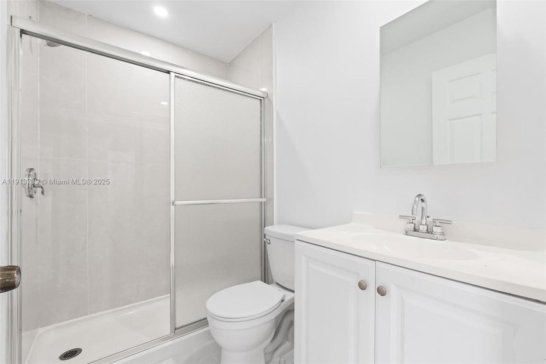 Active With Contract: $529,900 (5 beds, 3 baths, 1516 Square Feet)