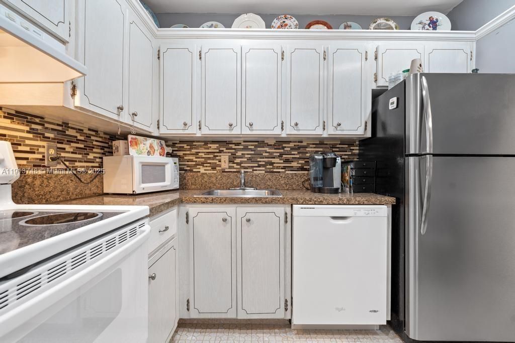 En Renta: $1,700 (2 camas, 2 baños, 930 Pies cuadrados)