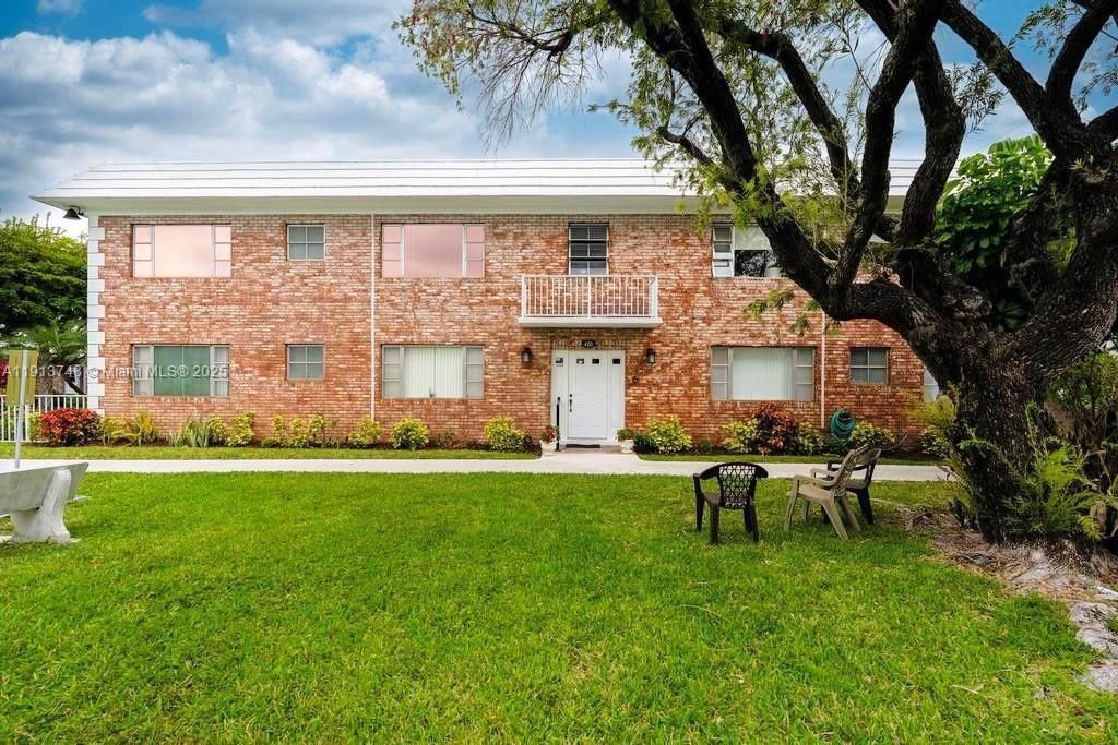 En Renta: $1,700 (2 camas, 2 baños, 930 Pies cuadrados)