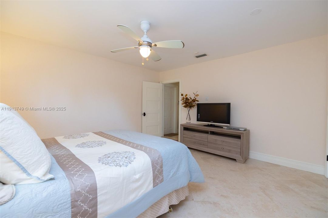 待售: $1,529,000 (4 贝兹, 3 浴室, 3218 平方英尺)