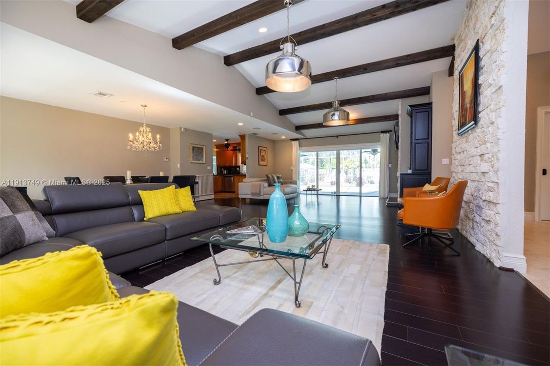 待售: $1,529,000 (4 贝兹, 3 浴室, 3218 平方英尺)