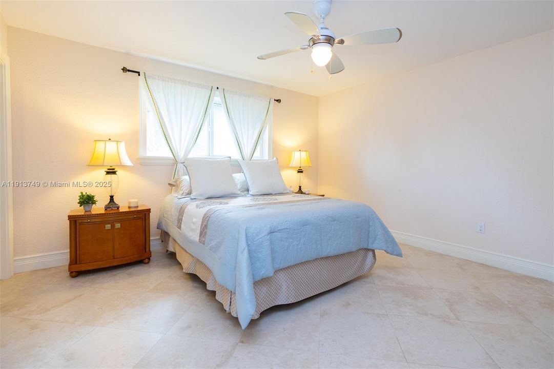 待售: $1,529,000 (4 贝兹, 3 浴室, 3218 平方英尺)