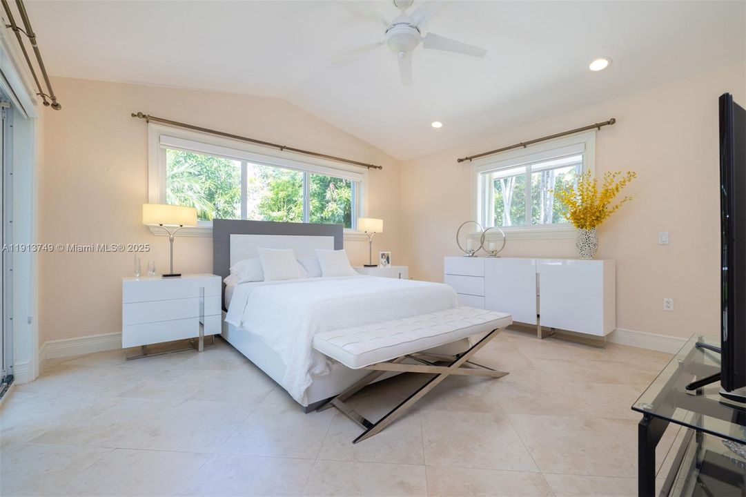 待售: $1,529,000 (4 贝兹, 3 浴室, 3218 平方英尺)