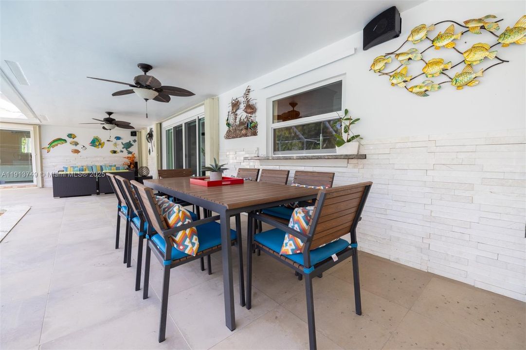 待售: $1,529,000 (4 贝兹, 3 浴室, 3218 平方英尺)