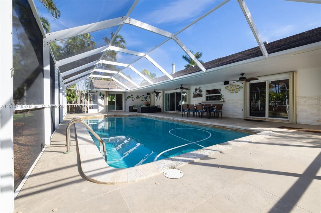 待售: $1,529,000 (4 贝兹, 3 浴室, 3218 平方英尺)