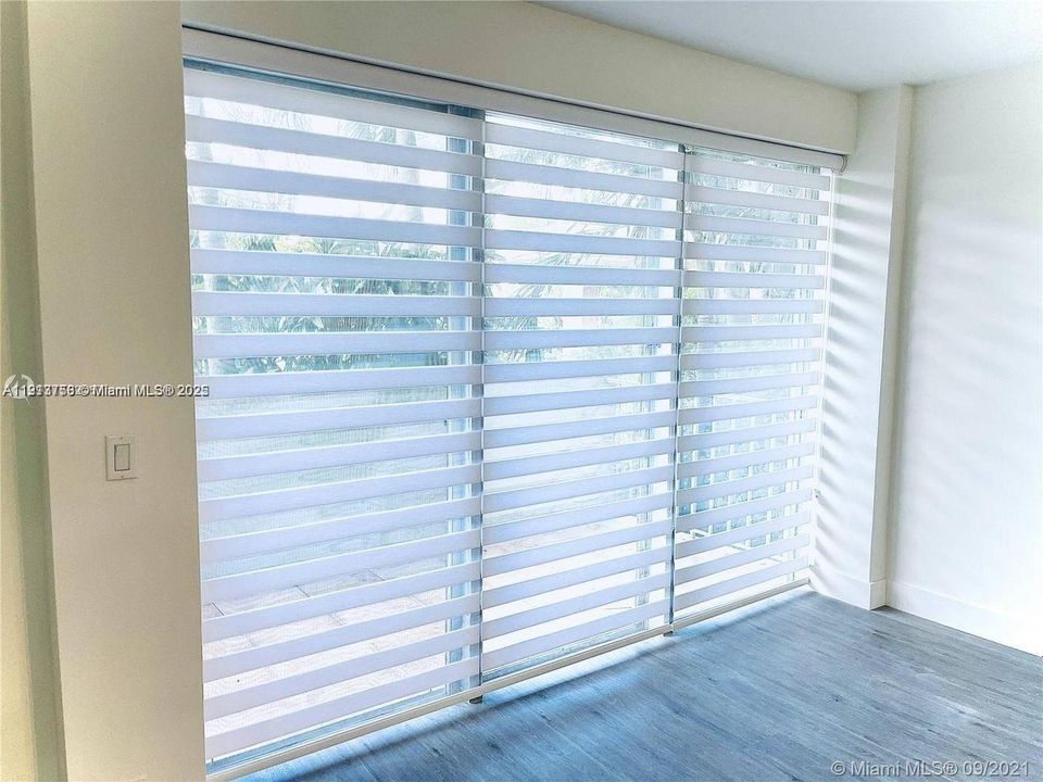 Active With Contract: $2,300 (1 beds, 1 baths, 831 Square Feet)